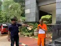 Polisi Rekonstruksi Kasus Pembunuhan Ojol di Bekasi oleh Teman yang 'Tak Tahu Diri'